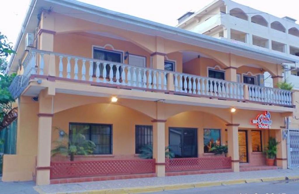לה סייבה Uw Oasis Hotel מראה חיצוני תמונה