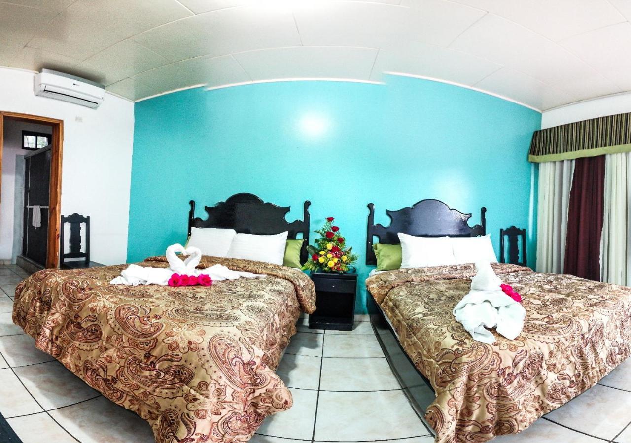 לה סייבה Uw Oasis Hotel מראה חיצוני תמונה