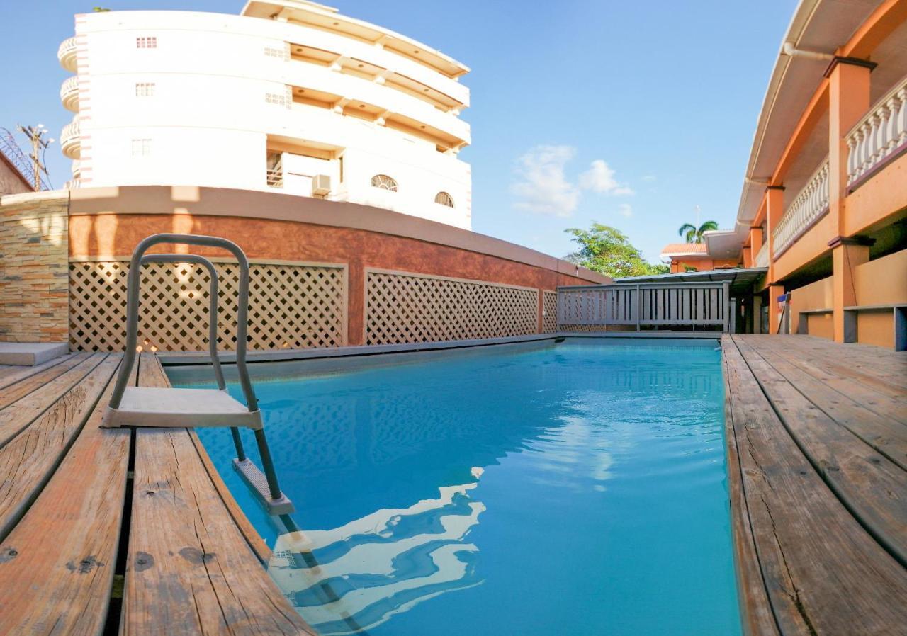 לה סייבה Uw Oasis Hotel מראה חיצוני תמונה