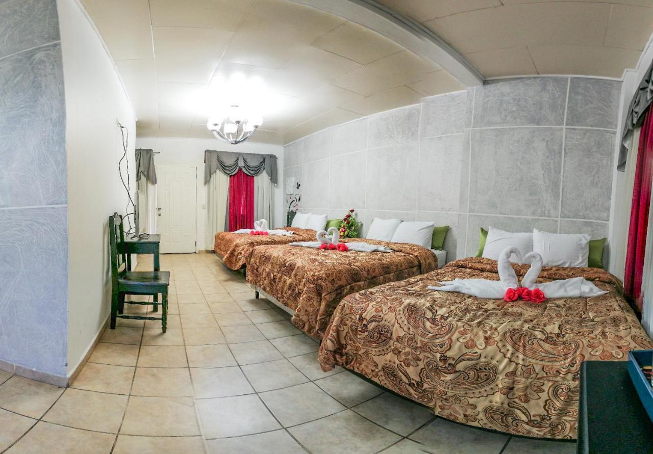 לה סייבה Uw Oasis Hotel מראה חיצוני תמונה